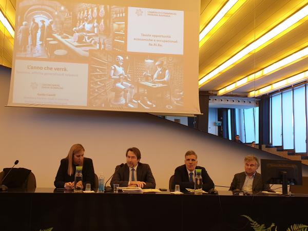 "Foto della presentazione del rapporto"